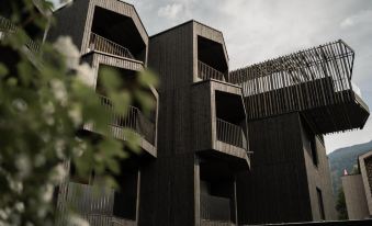Amrai Suites