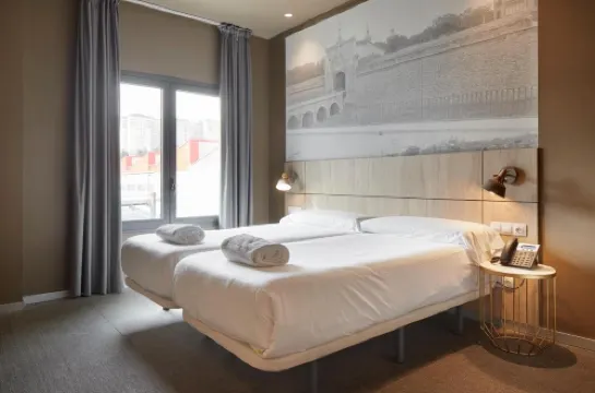 Hotel Landaben Hoteles en Berrioplano