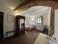 Relais Palazzo Paleologi Sec.XIV Hôtels à : Terruggia