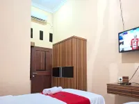 RedDoorz Syariah Near Exit Toll Pekalongan 2 فنادق في Batang