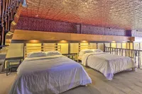Walk to River: Unique Studio in Renovated Bar! - Apartments