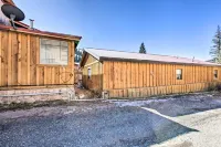 Near Hiking and Main St! Mtn-View Red River Retreat