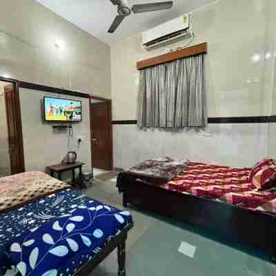 Shri Gaya Prasad Dham Rooms