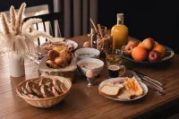 Corneille - 50m du Grand Théâtre, Opéra - Encore Mieux