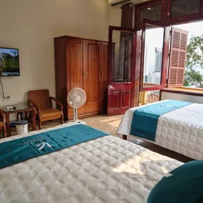 Kim's Family Hotel Các khách sạn gần Hòn Gai