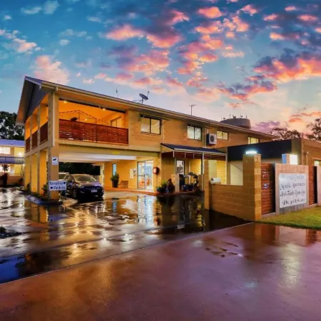Emerald Gardens Motel & Apartments