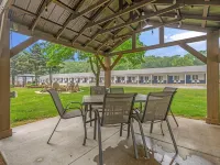 Starlite Resort Hotels in Saugatuck
