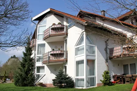 Hotel- Restaurant Zum Schwan Отели в г. Хермерсберг