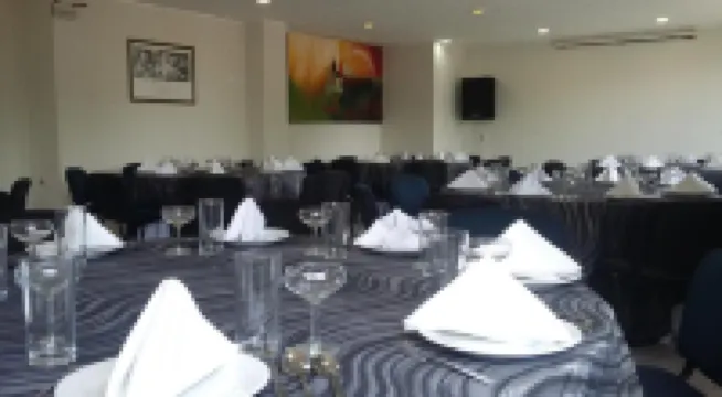 Hotel & Suites Real del Lago