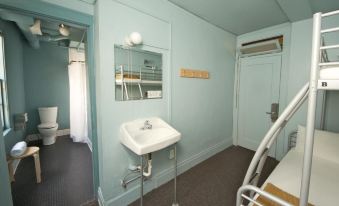 American Hotel Hostel