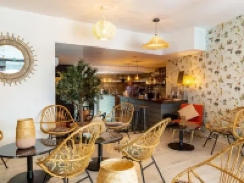 Hôtel Central アヴィニョンのホテル