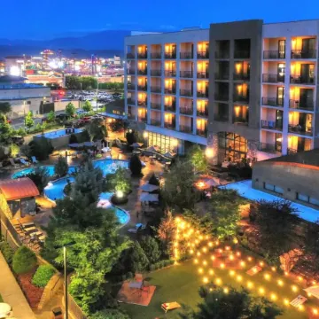 Courtyard Pigeon Forge