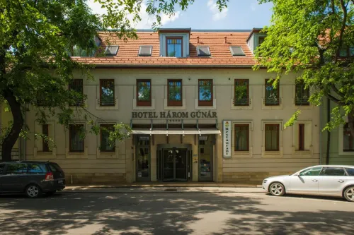 Hotel Harom Gunar Hotels in Kecskemet