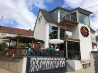 Schmuckkästle am Hafen