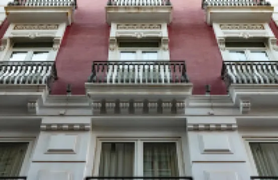 佩蒂特宮雷納廣場酒店 鄰近國家瓷器博物館的酒店