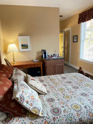 Bristol Suites Hotels near Middlebury College