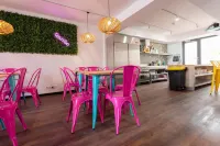 Hostelle - Women Only Hostel Barcelona Hotel a Santa Coloma de Gramenet