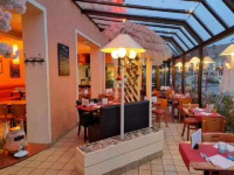 Hôtel le Phare Hotels in Ouistreham