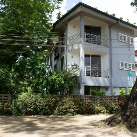 Boom Apartments