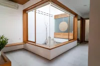 Pingu House