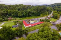 Lloyd's on the River Country Inn by OYO Hotels in Swain County
