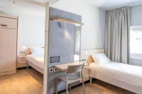 Ibis Budget le Cannet des Maures - Pools