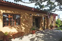Treetops Guesthouse Hotels in 