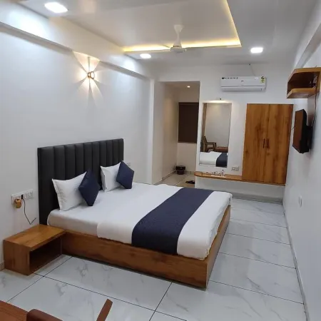 Hotel the Grand Jashi Residency