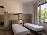 Wellesley Hotel