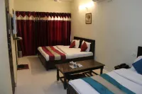 Hotel Diamond Leaf