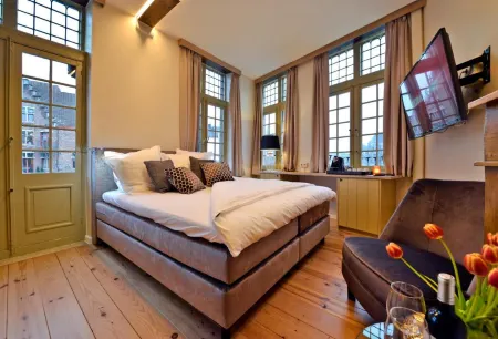 Rooms with A View Отели рядом с достопримечательностью «Мост Святого Михаила»