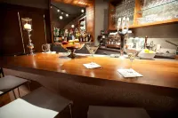 Le Pleasant Hôtel & Café Hotels in Sutton