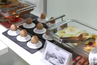 Side One Design Hotel Garni - breakfast