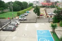 Hotel Los Olmos - parking