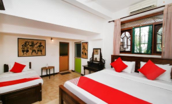 Lioni Holidays Villa - Housity