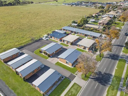 Kellraine Holiday Units