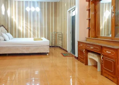 Hotel Mario Pulana Bone Hotel dekat Mahadewa Computer
