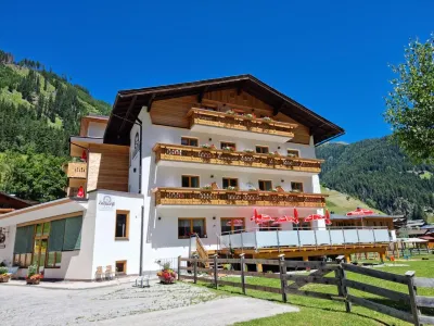 Gasthof Edelweiß -Werner Unterkircher Hotels in der Nähe von Kleiner Wassererlebnis-Rundweg (St. Jakob in Defreggen)