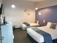 Woodlands Motel Hotels in Te Tii