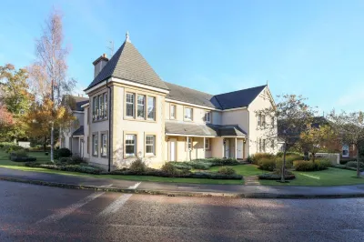 現代公寓帶免費停車 晨興住宿飯店