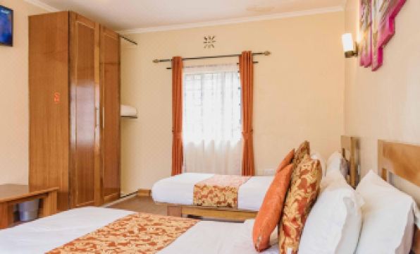 The Farmhouse Inn - Housity