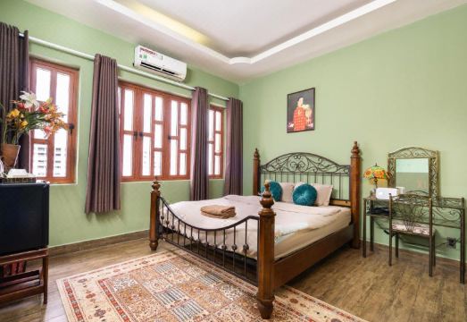 Charming A Little Saigon Apartment