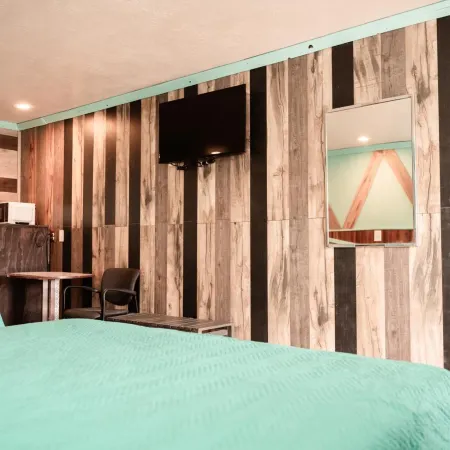 Provo Inn & Suites