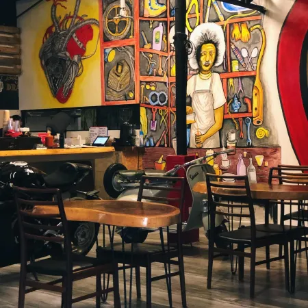 100% Cafe Moto Hostel