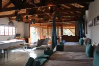 Ikamu's Lodge - balcony