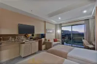 Cratos Premium Hotel Casino & Spa