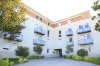 Résidence les Académies Aixoise Hotels in Eguilles