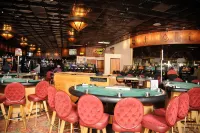 Ramada by Wyndham Elko Hotel at Stockmen's Casino - bar