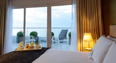 ميركيور مونتيفيديو بونتا كاريتاس Hotels near De los Pocitos Beach