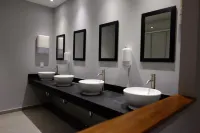 Hotel izZzleep Aeropuerto Terminal 2 -duerma dentro del aeropuerto- hasta 15% cash rewards- única pagina oficial
